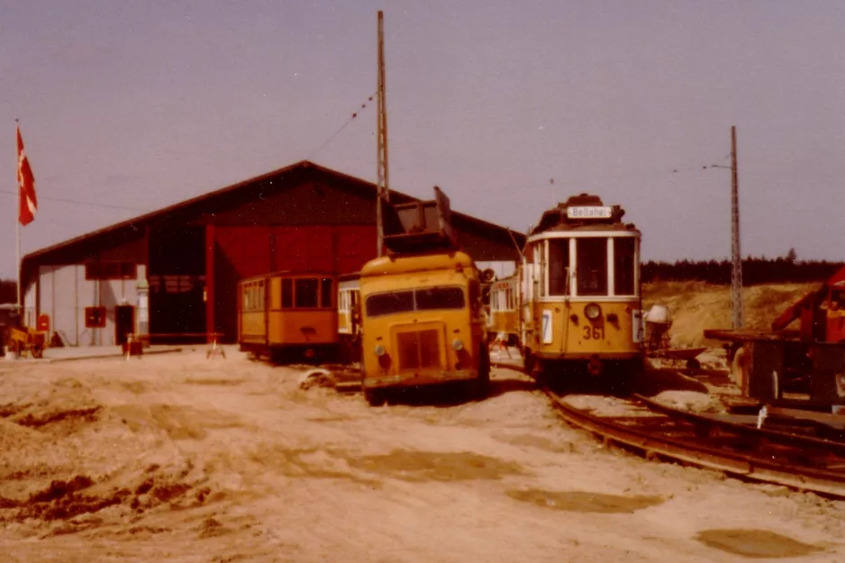 Skjoldenæsholm slibevogn 60 foran Sporvejsmuseet (1979)