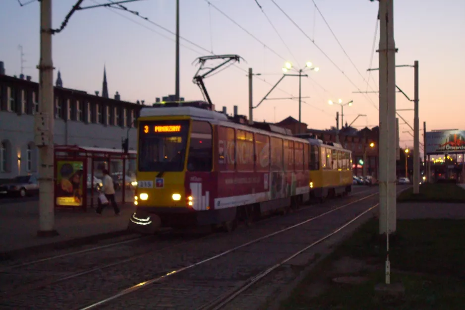 Stettin sporvognslinje 3 med motorvogn 215 ved Dworzec Główny (2011)