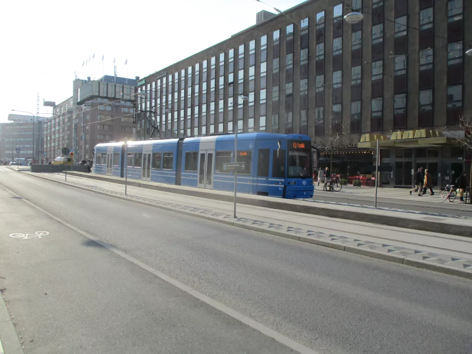 Stockholm sporvognslinje 7S Spårväg City med lavgulvsledvogn 6 ved T-Centralen (2019)