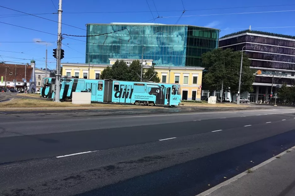 Tallinn sporvognslinje 1 på Viru väljak (2018)