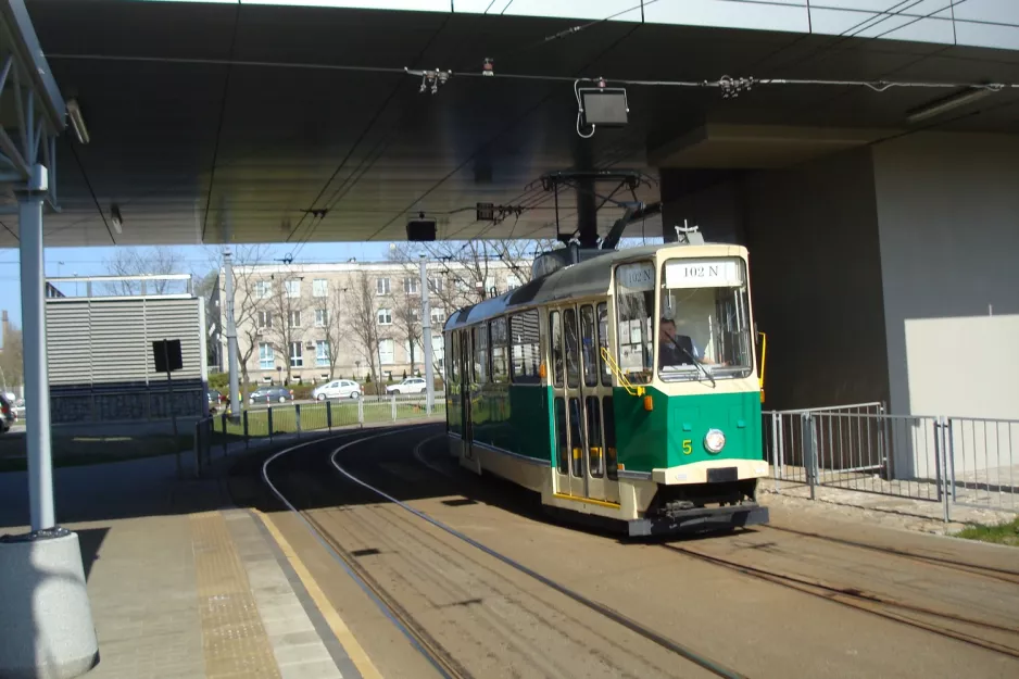 Warszawa museumsvogn 5 ved Metro Młociny set forfra (2011)