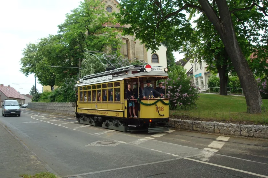 Woltersdorf Tramtouren med museumsvogn 218 nær Thälmannplatz (2013)