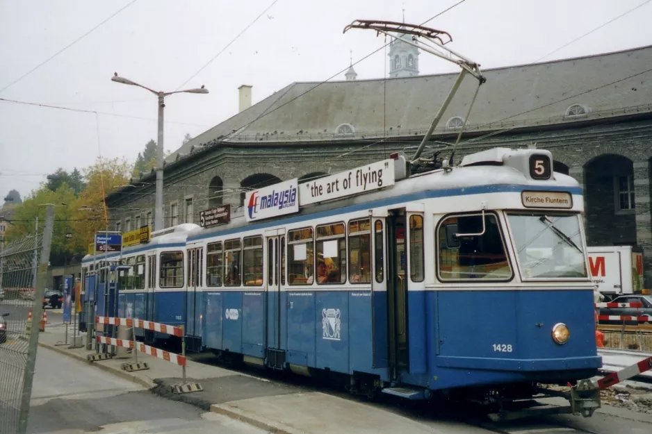 Zürich sporvognslinje 5 med motorvogn 1428 ved Bahnhof Enge (2005)